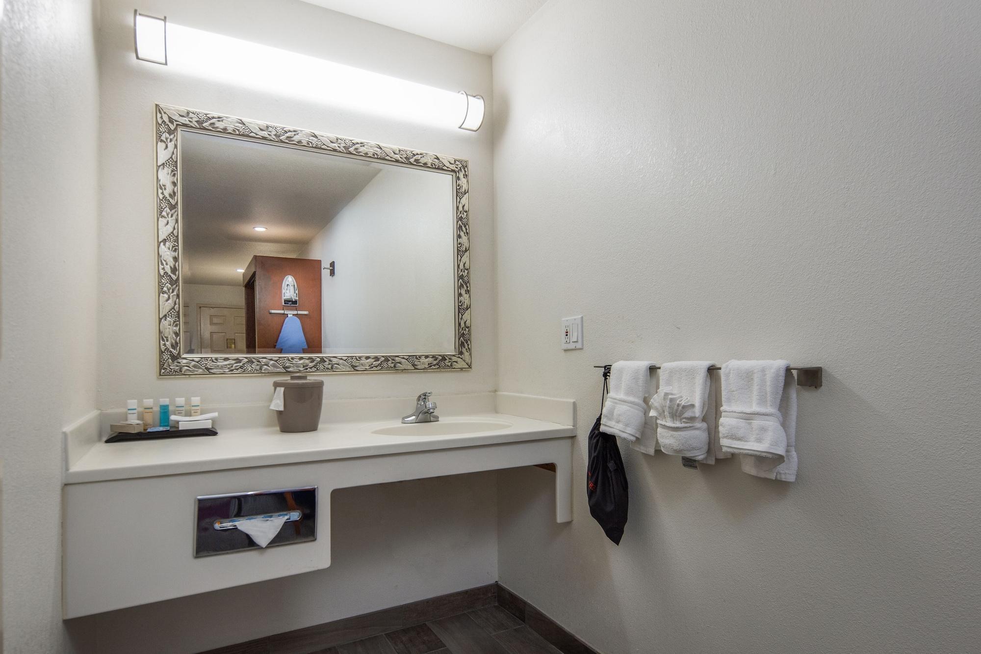 Atherton Park Inn And Suites Редуд Сити Екстериор снимка