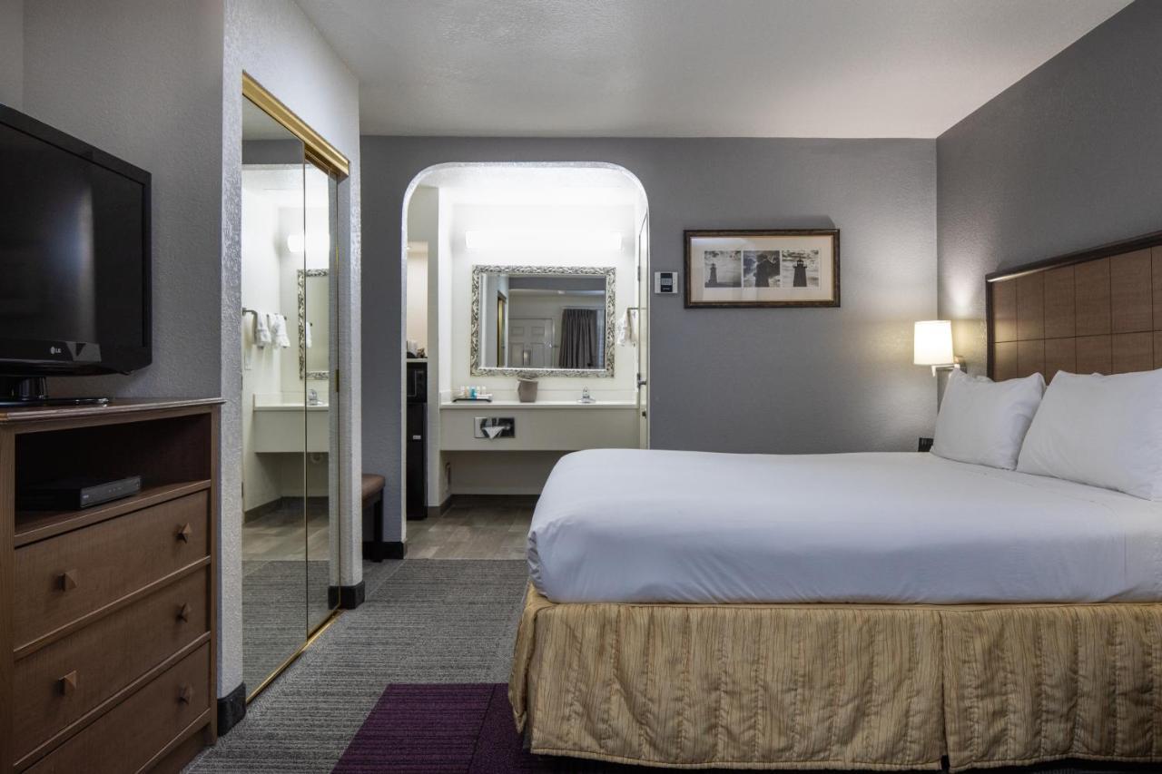 Atherton Park Inn And Suites Редуд Сити Екстериор снимка