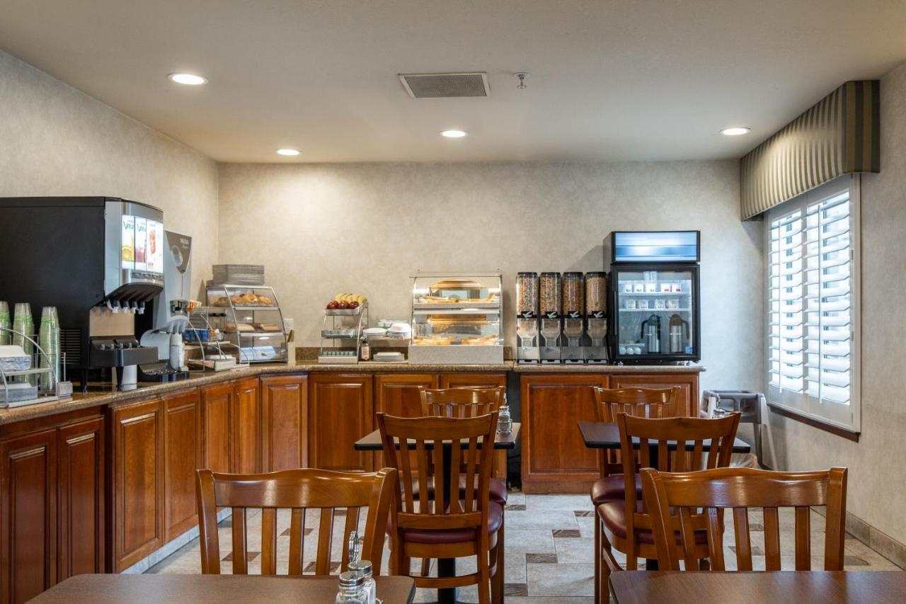 Atherton Park Inn And Suites Редуд Сити Екстериор снимка