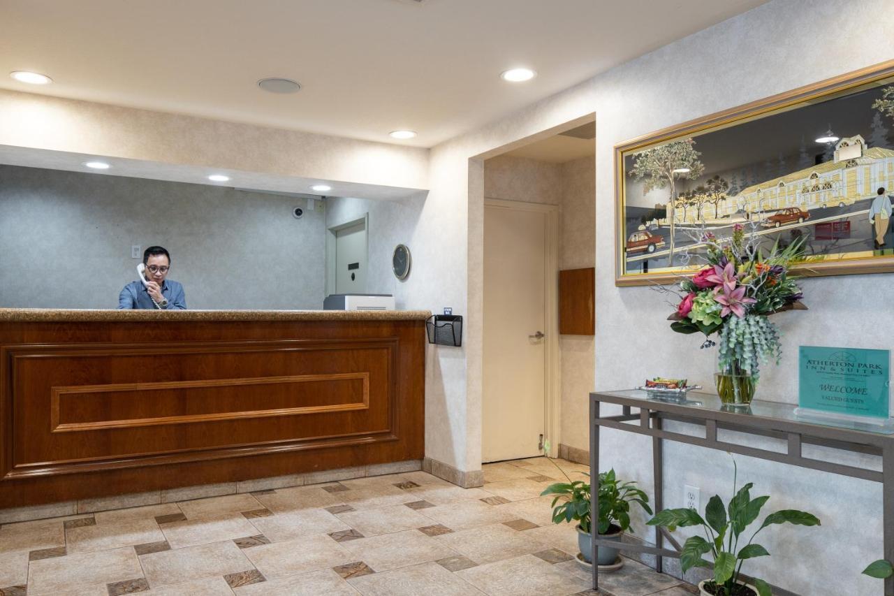 Atherton Park Inn And Suites Редуд Сити Екстериор снимка